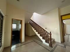 One Kanal Beautiful House For Sell DHA Phase 4