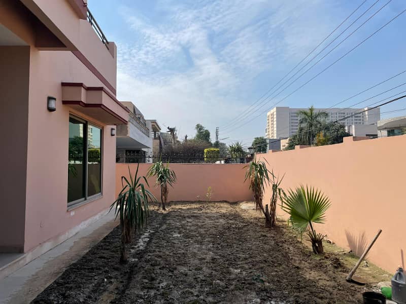 One Kanal Beautiful House For Sell DHA Phase 4 4