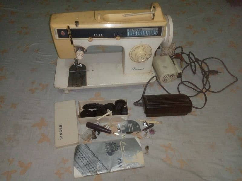 sewing machine in good condition 0