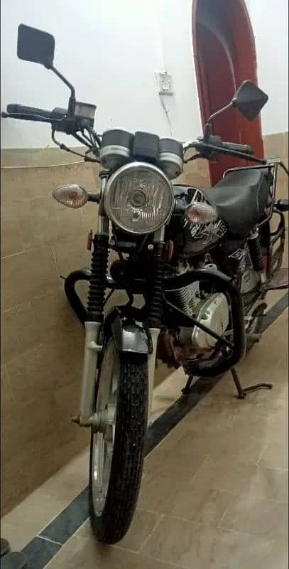 Suzuki GS 150 SE 1