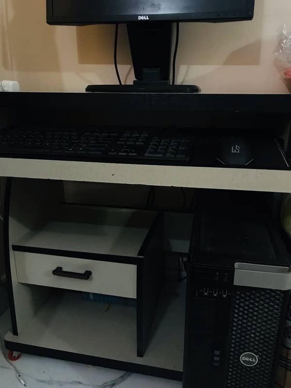 Dell PC with keyboard and mouse 8