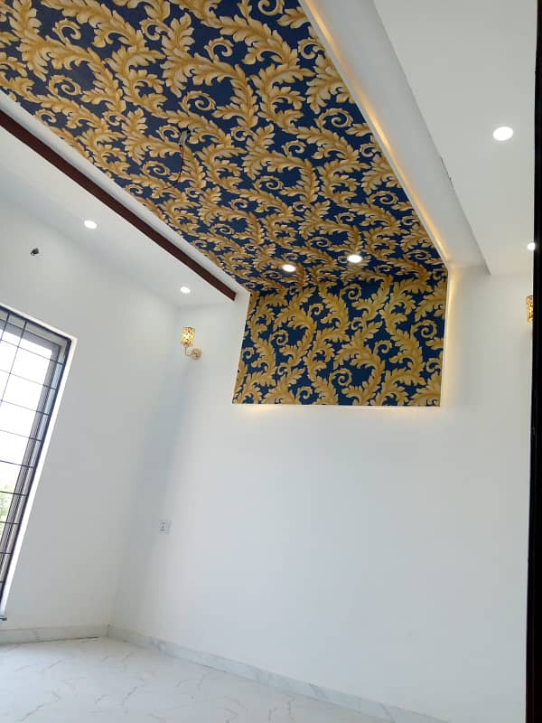 5 Marla Like New House Available For Sale In Bahria Town Lahore. 29