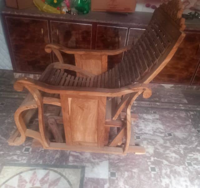 jhulane wali Chair brand new abhi polihs nho karwai abhi chnyoti4 sele 0