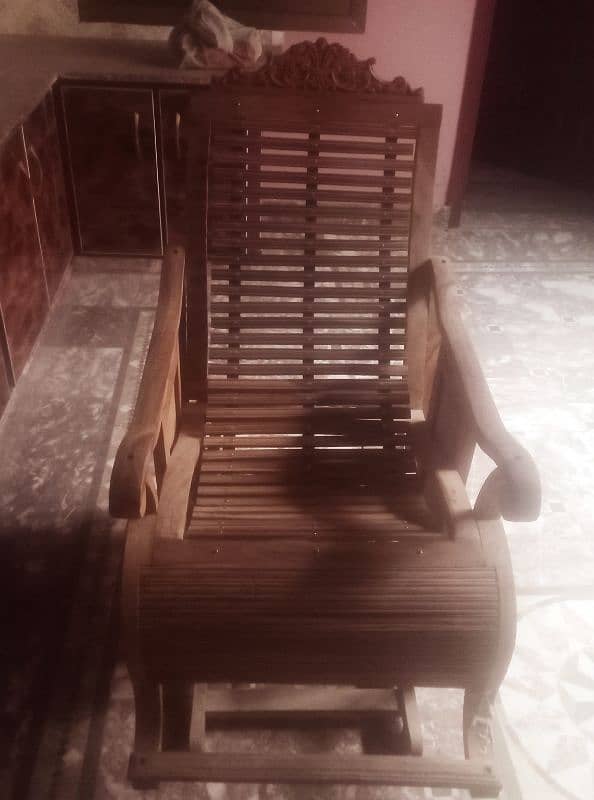 jhulane wali Chair brand new abhi polihs nho karwai abhi chnyoti4 sele 1