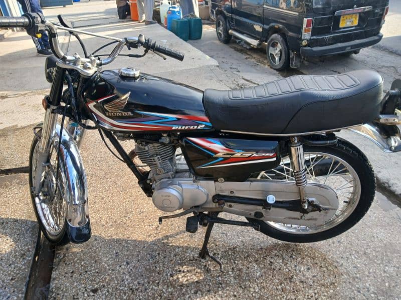 I am selling a Honda 125 urgently 2