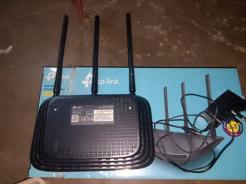 TP-Link 450mbps Wireless Router 2