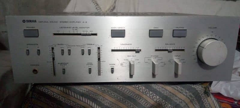 Amplifier YAMAHA Stereo A-8 0