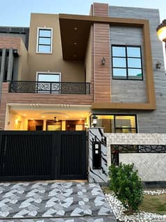 7 Marla Luxury House Available For Sale