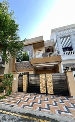 7 Marla Brand New House Available For Sale