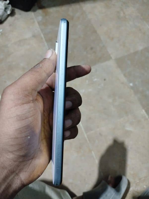 vivo y21 10/9 condition in a cheap price 3