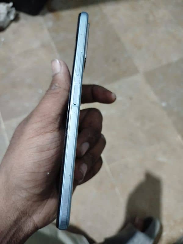 vivo y21 10/9 condition in a cheap price 4