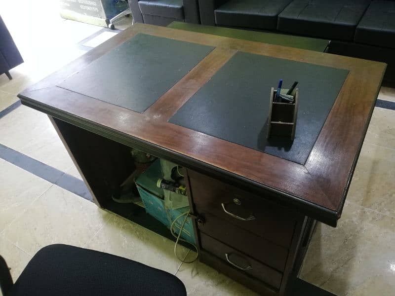 Office table for sale 3