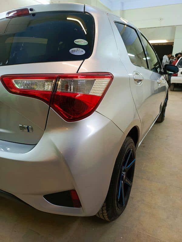 Toyota Vitz 2017 14