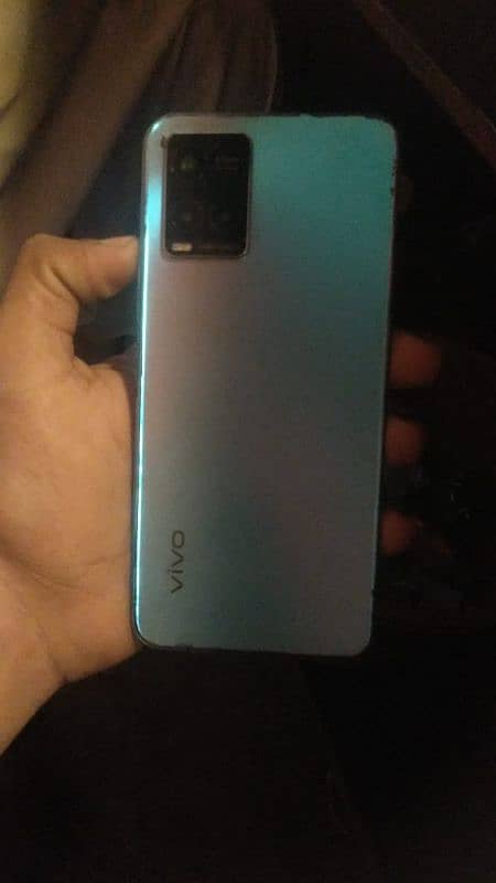 vivo y33s 8+4 . . 128 gb box charger nahi ha 2