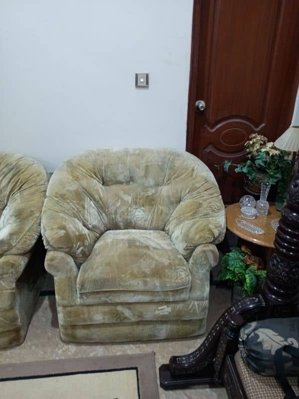 Sofa Set Excellent Condition 2