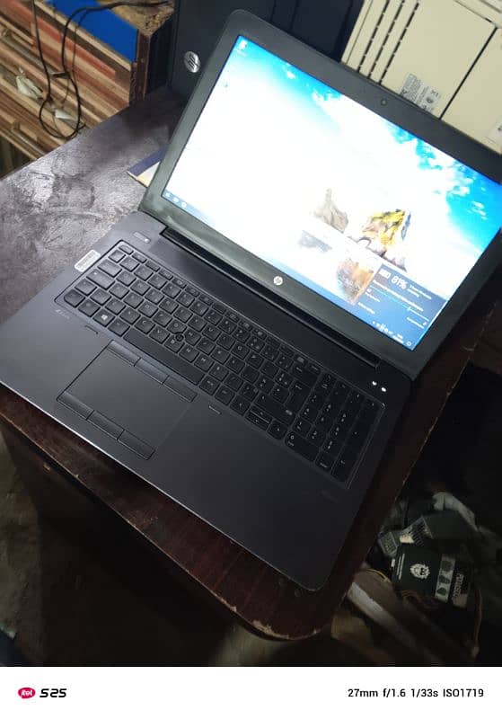 good condition hp workstation z book 0