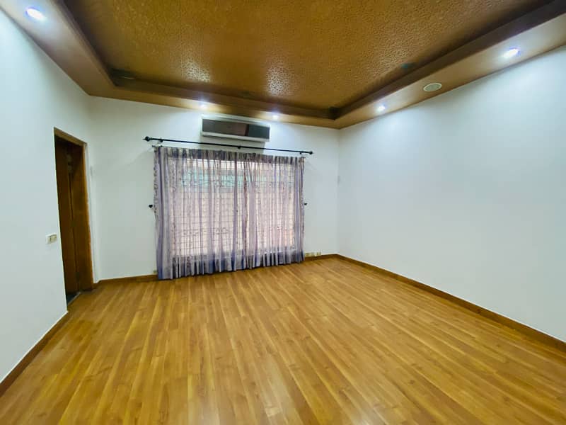 Original Pics 1 Kanal Z Block Prime Location Full House For Rent 4