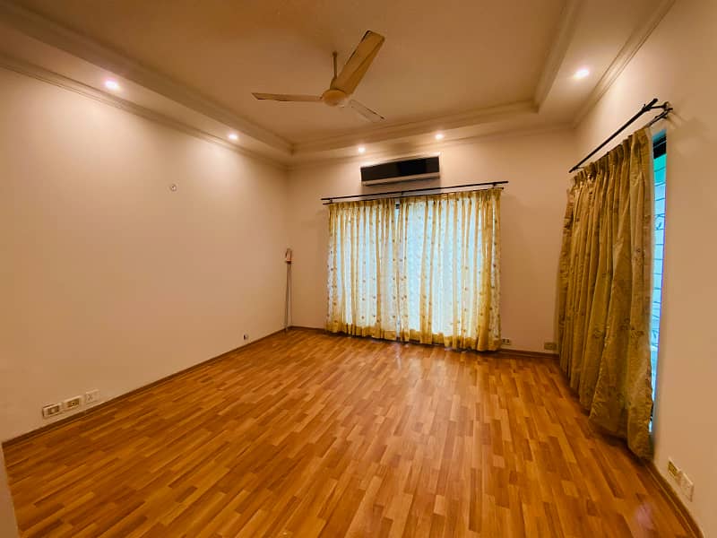 Original Pics 1 Kanal Z Block Prime Location Full House For Rent 14