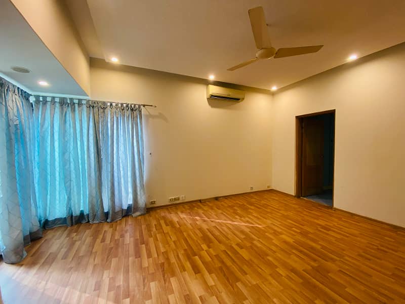 Original Pics 1 Kanal Z Block Prime Location Full House For Rent 18