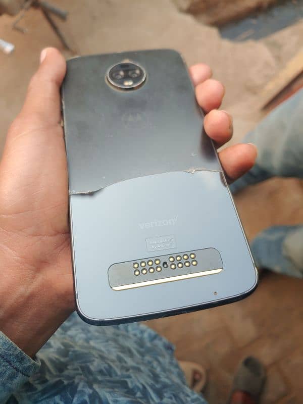 moto z3 1