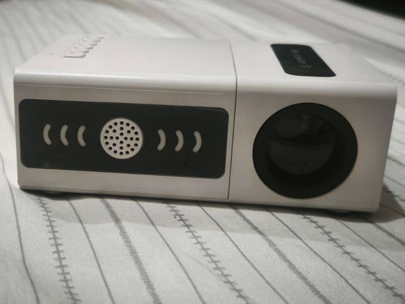 Mini Projector 7