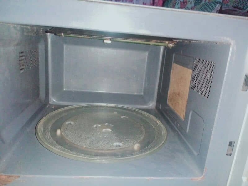 Microwave oven 2