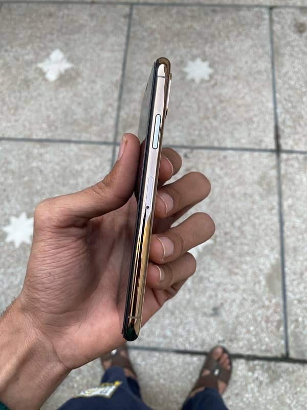 Iphone xs 64GB Factory unlock Waterpack 10/9.5 4