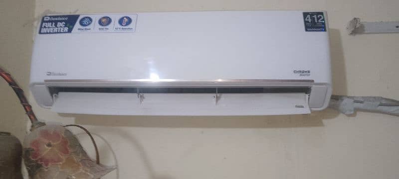 Dawlance inverter ac for sale. just like new. zero 301 4643161 19