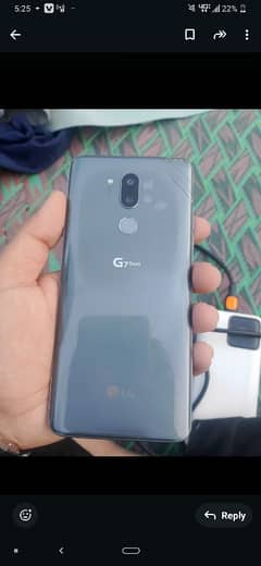 LG g7 hai 4 64 pta hai only back halki se toti hai