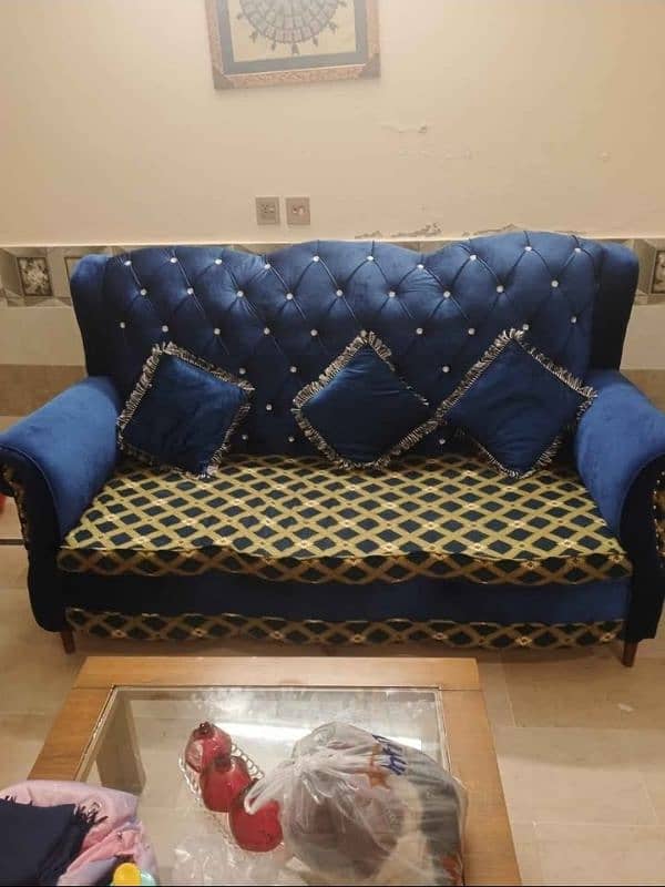 Sofa set urgent for sale. 2