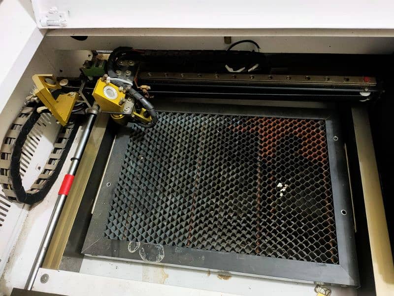 laser cutting machine 1