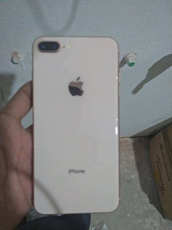 iphone 8plus non pta Panal change lakin achy wala dalwaya ha baki ok h 0