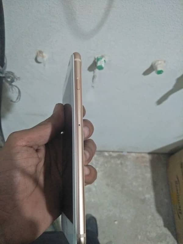 iphone 8plus non pta Panal change lakin achy wala dalwaya ha baki ok h 2