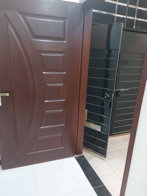 3 Marla Full House Available For Rent Near UCP, Emporium And Shoukat Khanum 10