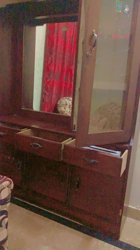 WOODEN DRESSING TABLE 3