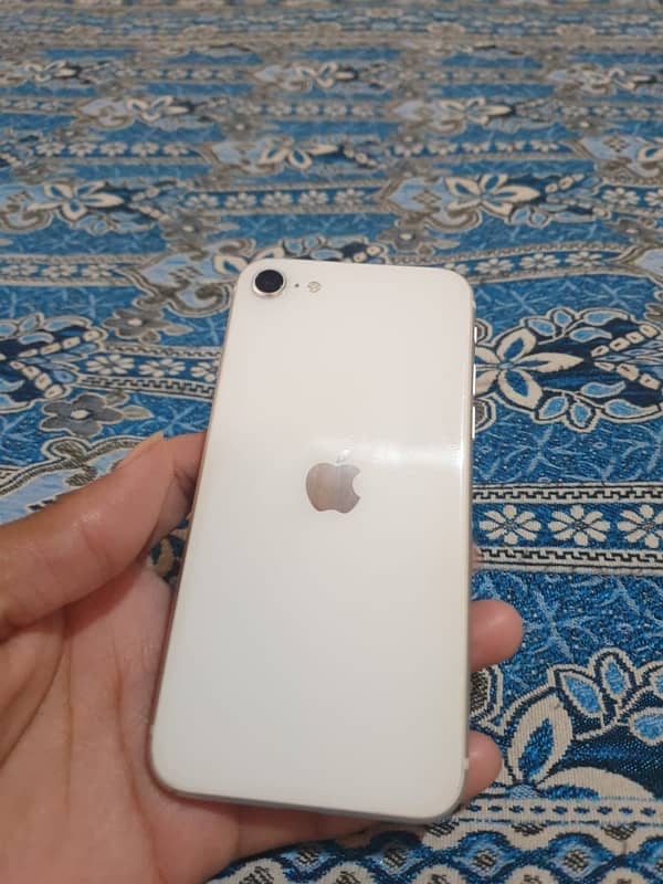 I phone Se 2020 2nd Generation 4