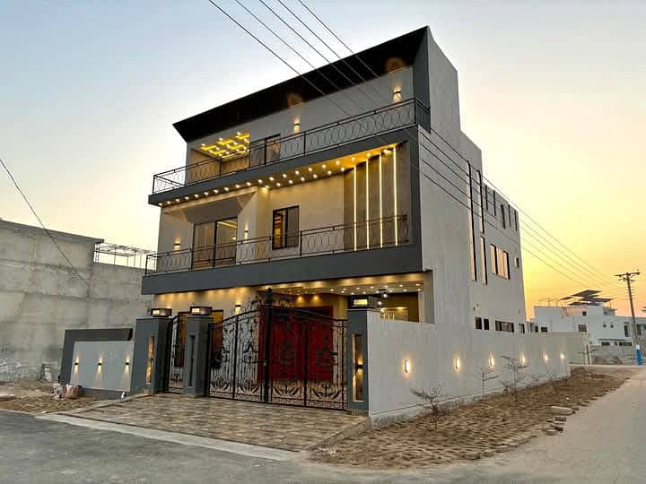 10 Marla Corner Brand New Luxury Tripple Storey Luxrious House For Sale in Buch Multan 0