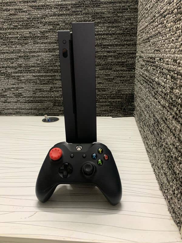 Xbox One X (1-TB) 5