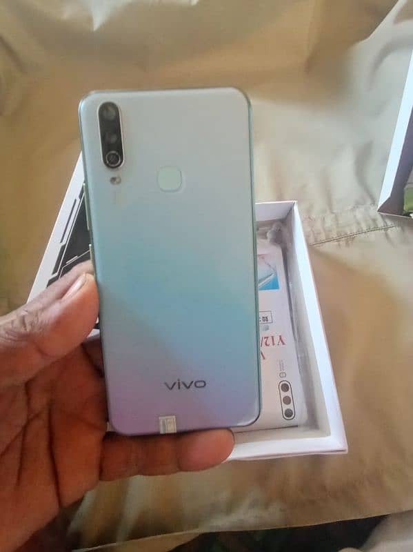 Vivo y17 8/256 GB 5