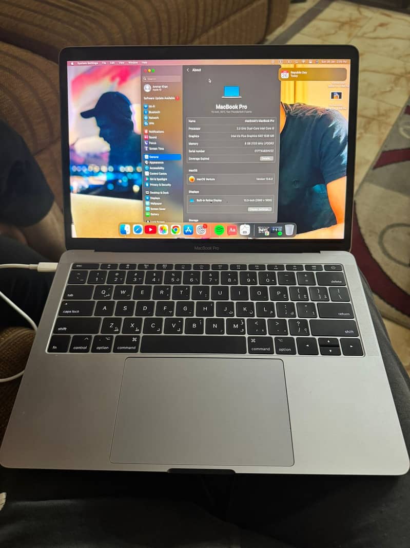 Macbook pro 2017 512gb 8gb ram 8