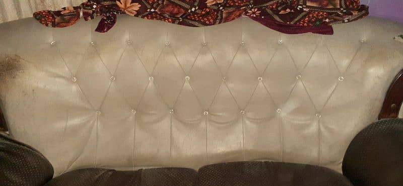 urgent sell single sofa 2