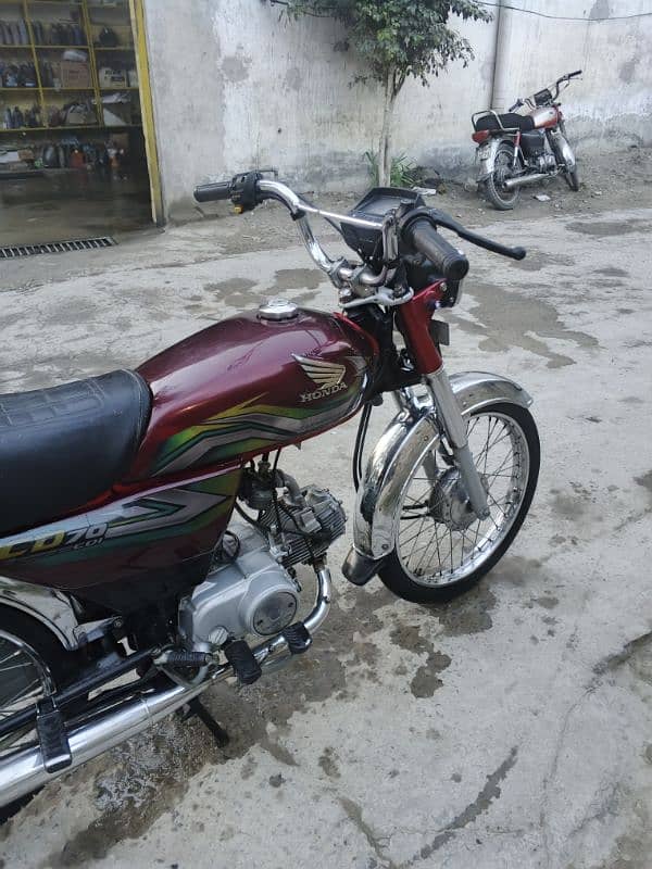 Honda 70t all ok hai total janman hai 4