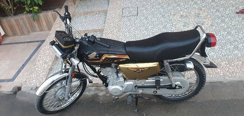 Honda CG 125 Glod Special Edition 5