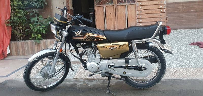 Honda CG 125 Glod Special Edition 6