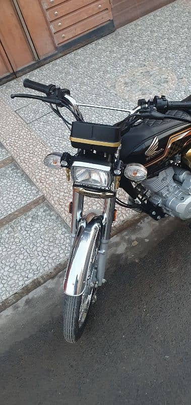 Honda CG 125 Glod Special Edition 10