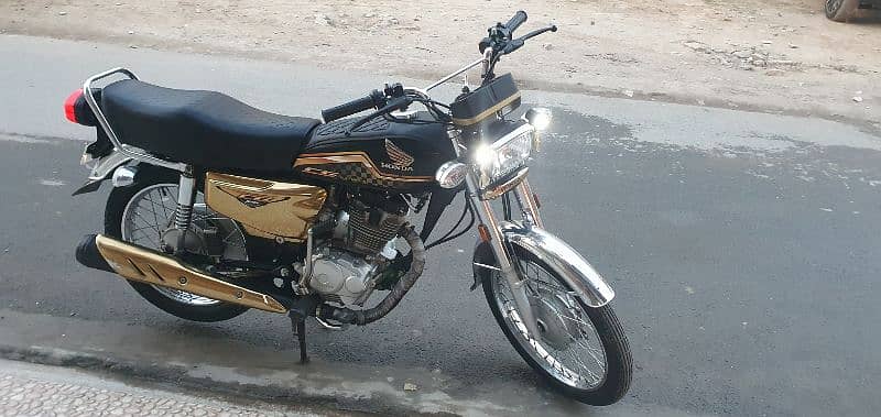 Honda CG 125 Glod Special Edition 12