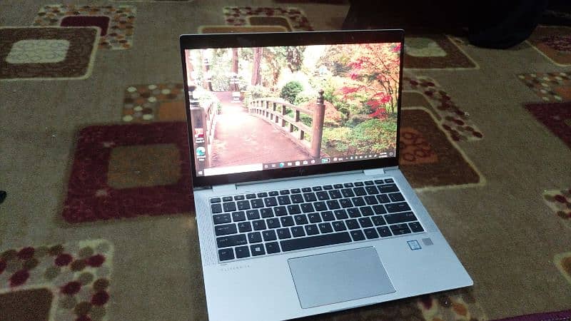 HP elitebook 1030 G3 core i5 8th generation touchscreen, 360x, 8/128 0