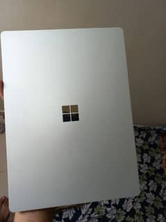 Microsoft surface 2 i5 vpro 8th gen