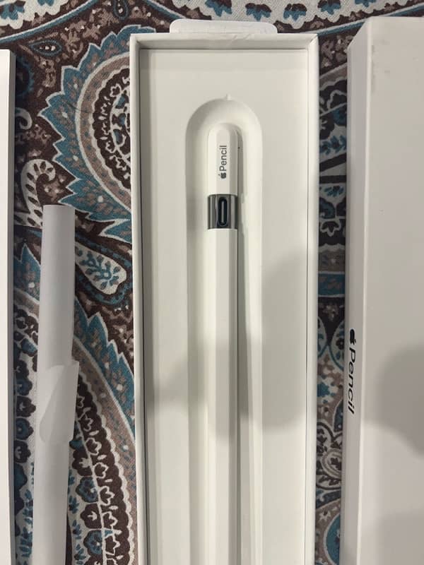 Apple Pencil USB-C (Second Gen) 1