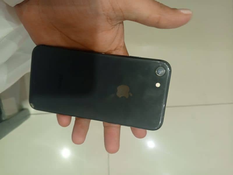 iphone 8 PTA Approved 64Gb 3